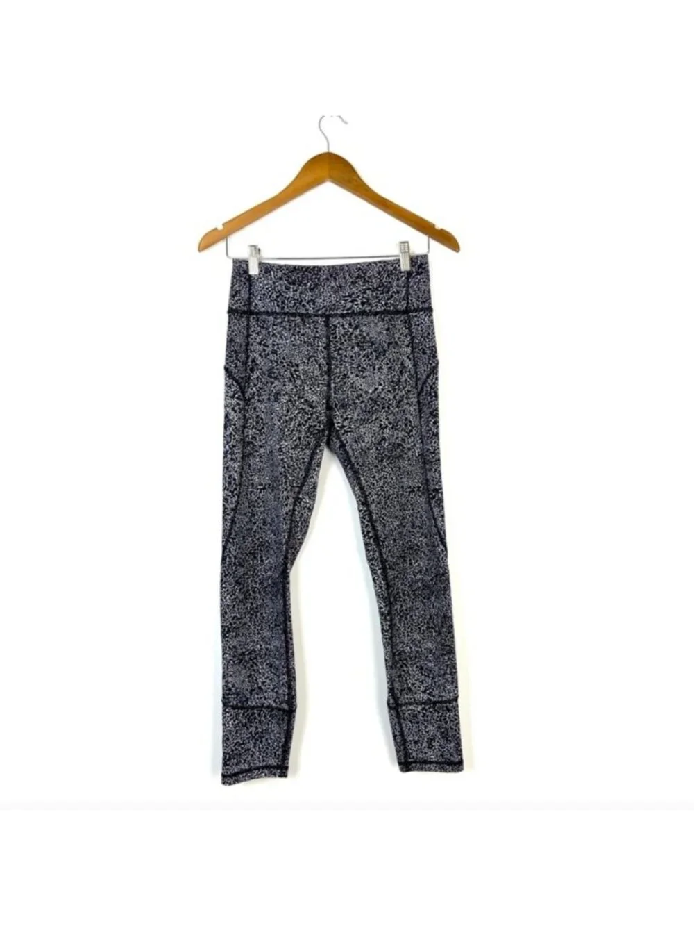 Lululemon In Movement Tight 25